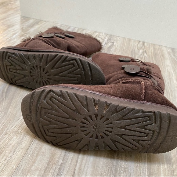 Warm and cozy UGGS boots - winter ready - Picture 4 of 9